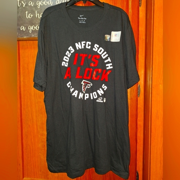Nike Tee Misprint 2023 NFC South Champions Atlanta Falcons Short Sleeve Tee. XL - Picture 1 of 8